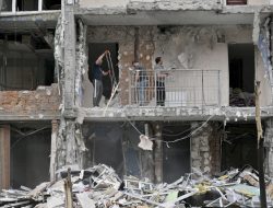 Ibu Kota Ukraina Diserang Besar-besaran, 1 Tewas dan Puluhan Bangunan Rusak