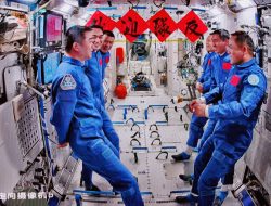 Momen Astronot Shenzhou 20 China Disambut bak Pahlawan Setelah Kembali ke Bumi