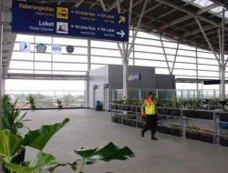 Hotel Darurat Stasiun Cikarang Tidur Ngemper dan Dihantui Rasa Was-was