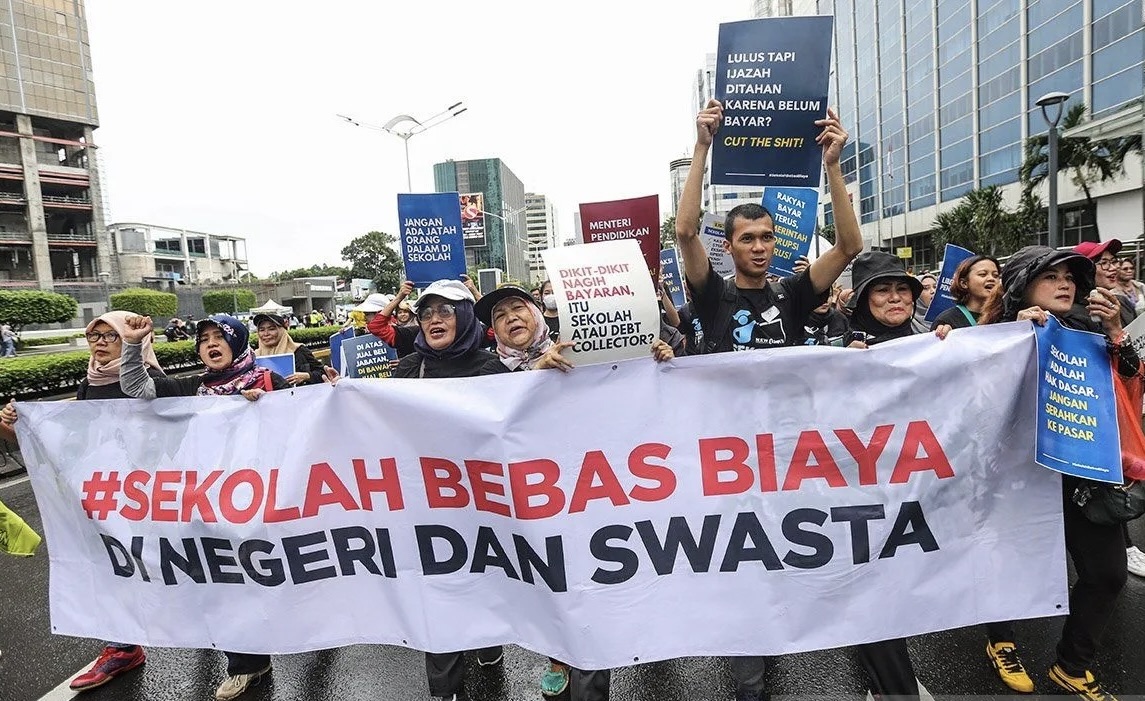 Target Sekolah Swasta Gratis