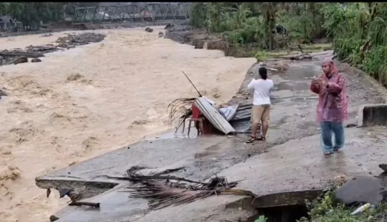 Hujan Deras Terjang Padang