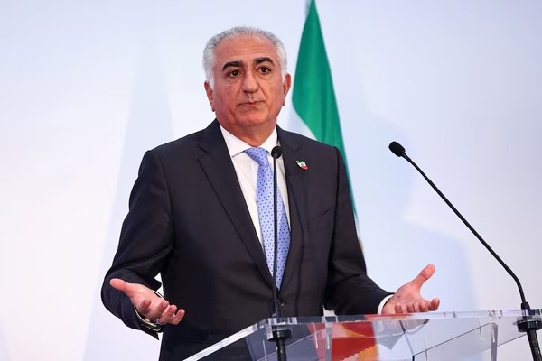 Profil Reza Pahlavi Putra