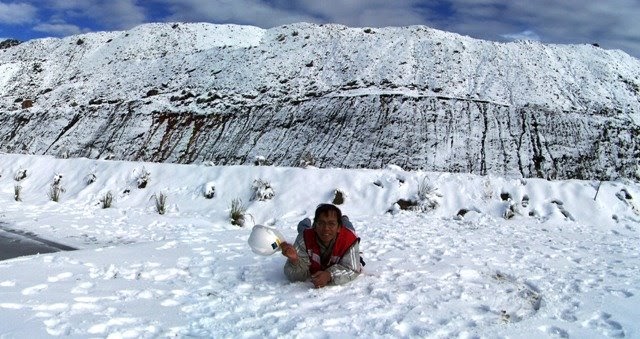 Hujan Salju Selimuti Grasberg