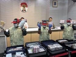 Koper Isi Rp5 Miliar Jadi Bukti KPK Seret Pejabat Bea Cukai ke Tahanan